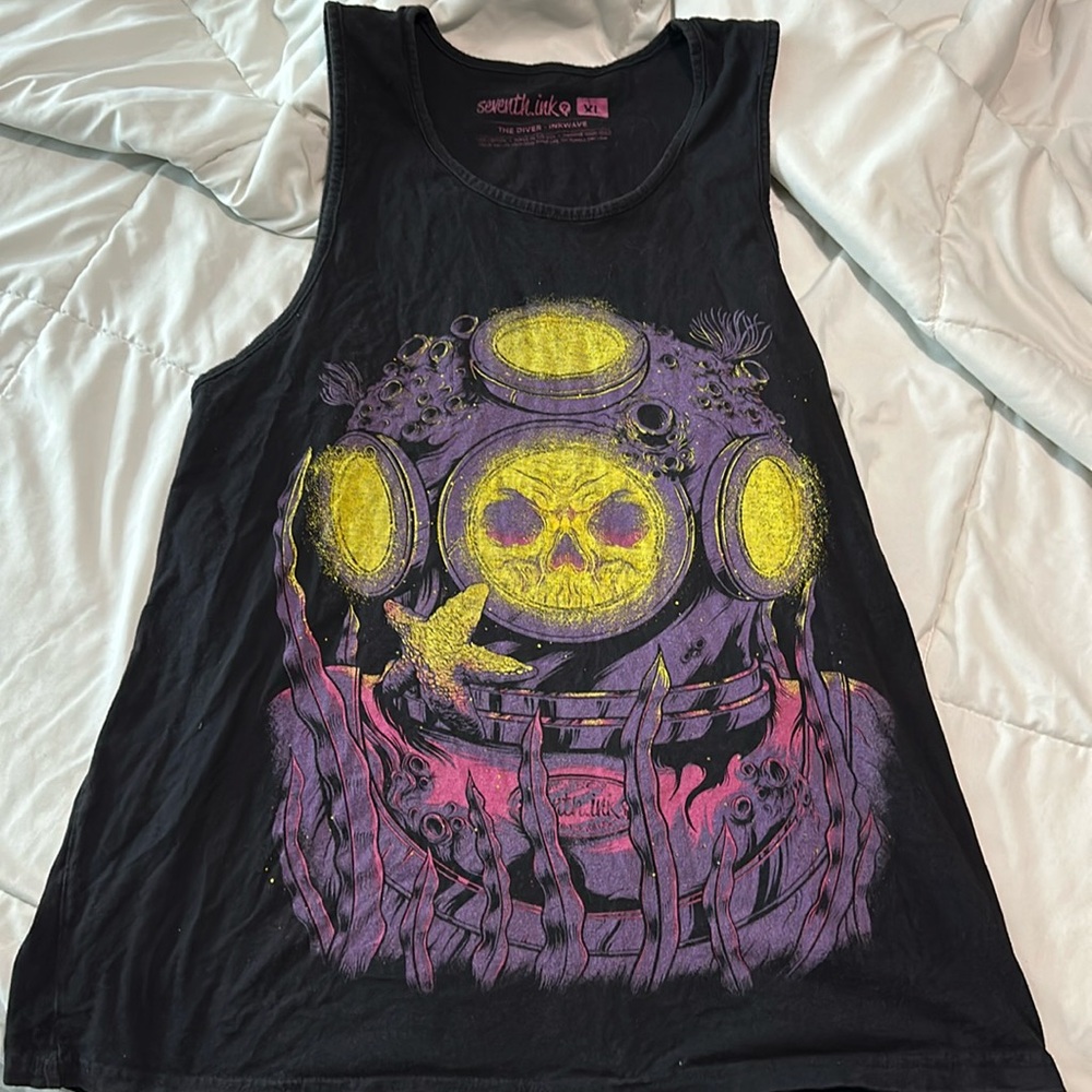 skull tank top size xl